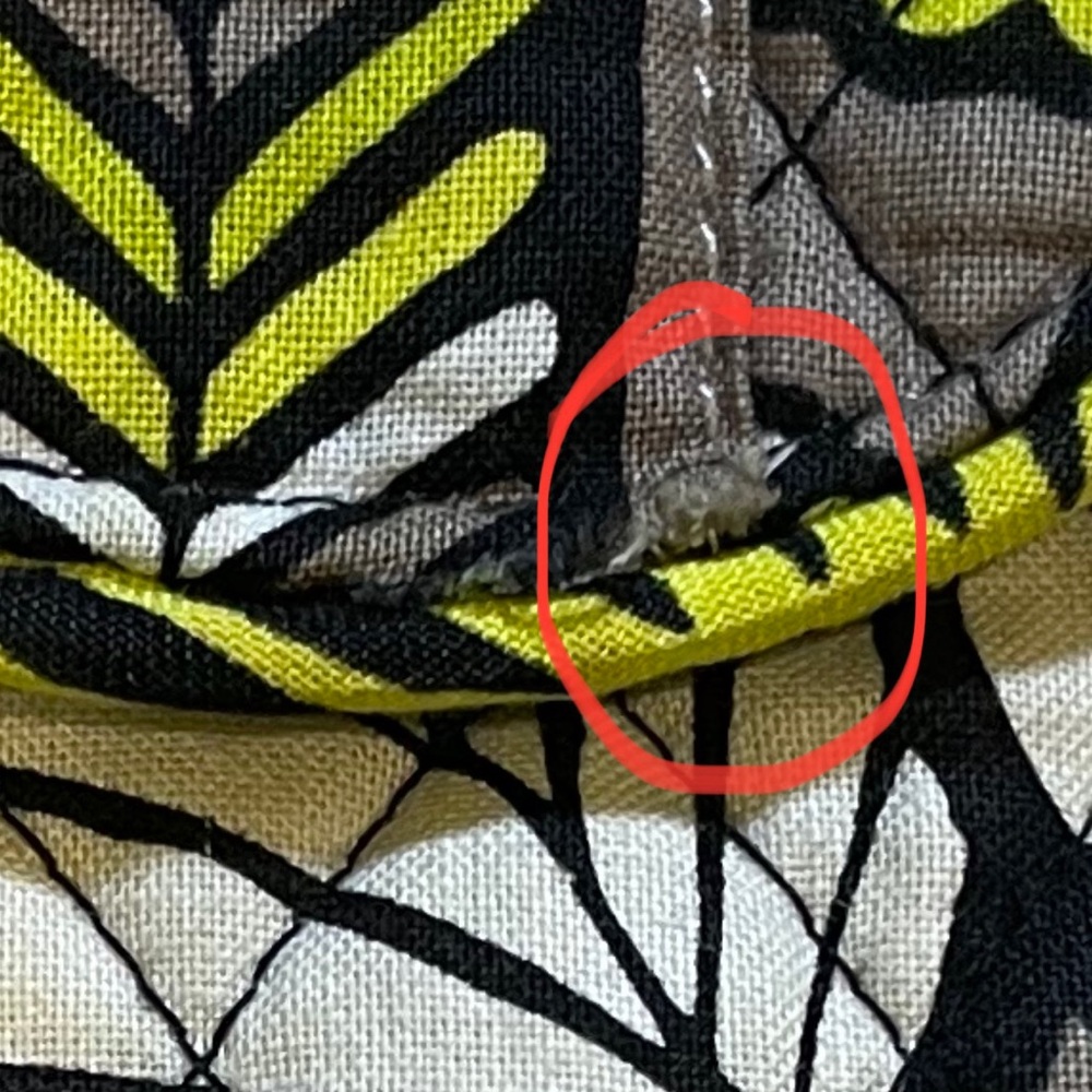 VERA BRADLEY Citron Mini Crossbody Bag 4W x 6.5H. - Picture 10 of 10